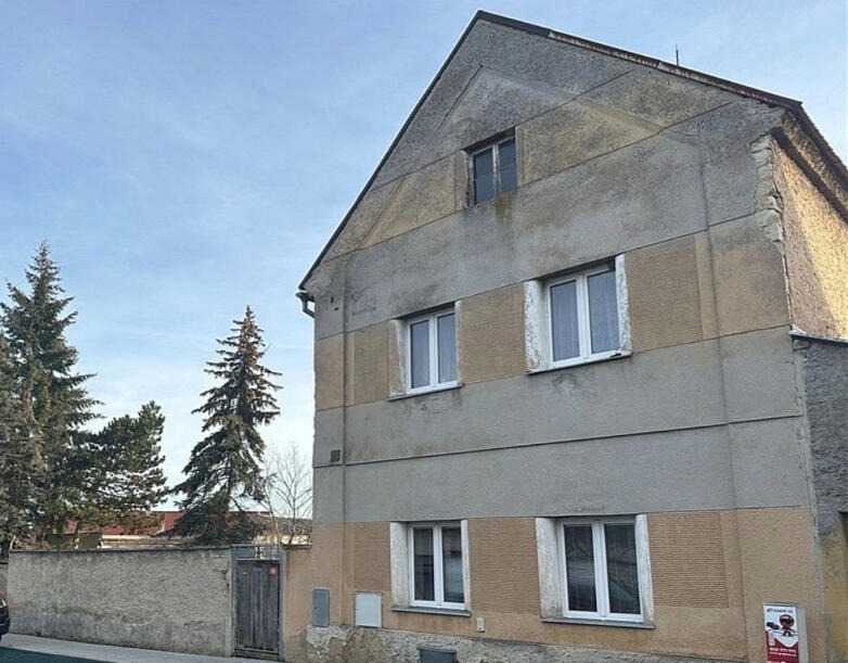 Zákazníkem vložená fotografie domu Vizualize Rekonstrukce fasády domu, Návrh Před a Po, Rychlý návrh za pár korun